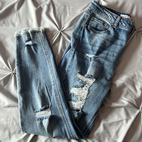 Juniors Tinseltown Ripped Skinny Jeans Size 11 - Picture 2 of 3